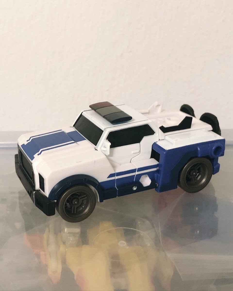 soyrapido's tweet image. Transformers Legacy Evolution Strongarm #strongarm #transformers #transformerslegacyevolution #transformersrid2015 #hasbro #toyphotography #toycollection