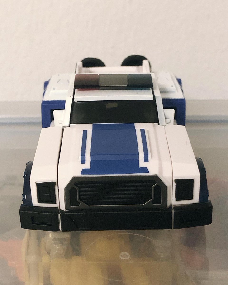 soyrapido's tweet image. Transformers Legacy Evolution Strongarm #strongarm #transformers #transformerslegacyevolution #transformersrid2015 #hasbro #toyphotography #toycollection