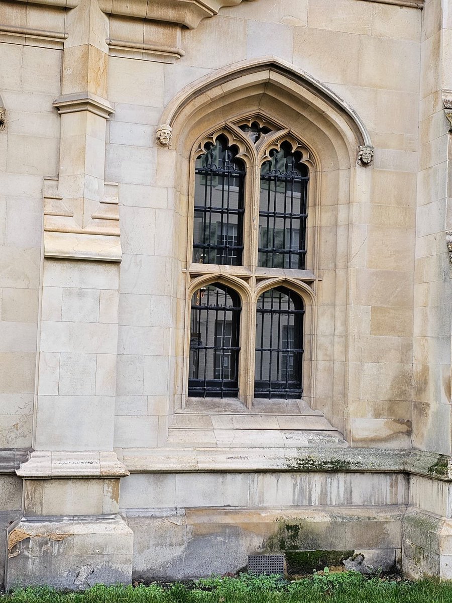 AnaMoretto4's tweet image. #Headstops
#Windows 
#Tracery

King&apos;s College, #Cambridge.