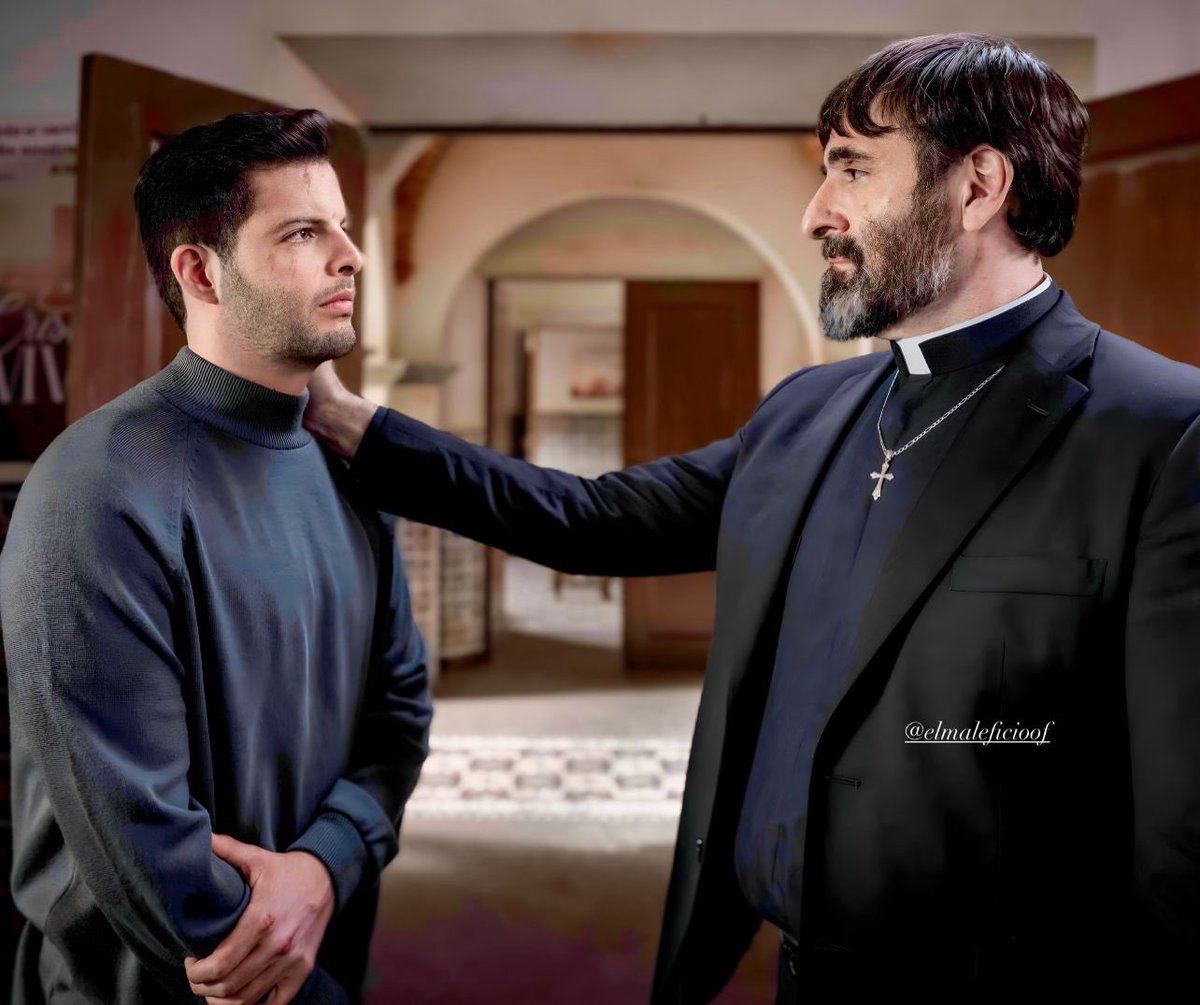 elmaleficioof's tweet photo. Cayetano: “Raúl, Bael quiere que te consumas en el dolor, en el odio, para entonces sí quebrar tu espíritu”
#ElMaleficio, Lunes a viernes 9:30 pm. MEX, #ConLasEstrellas @elgueromex @JulioVallado #AlejandroCalva https://t.co/OlZ0vtPkqH