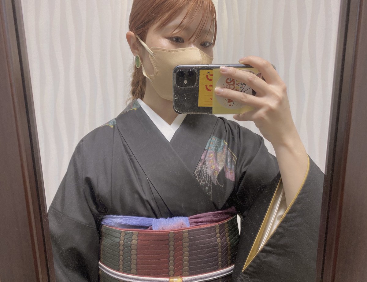 rqmmt's tweet photo. 私的辰年コーデ🐉
ウロコっぽい帯に、同じ色の蝶が描かれた大島紬。こういうかっこいいコーデが最近は気分ෆ
 #お正月コーデ  #着物コーデ   #着物 https://t.co/Zppu445i9i