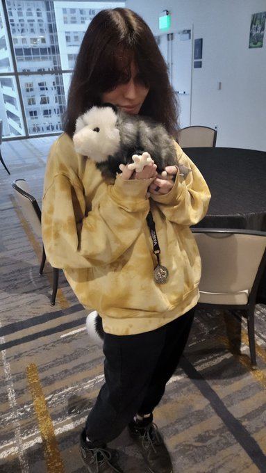 possum https://t.co/RtuzjadIRw