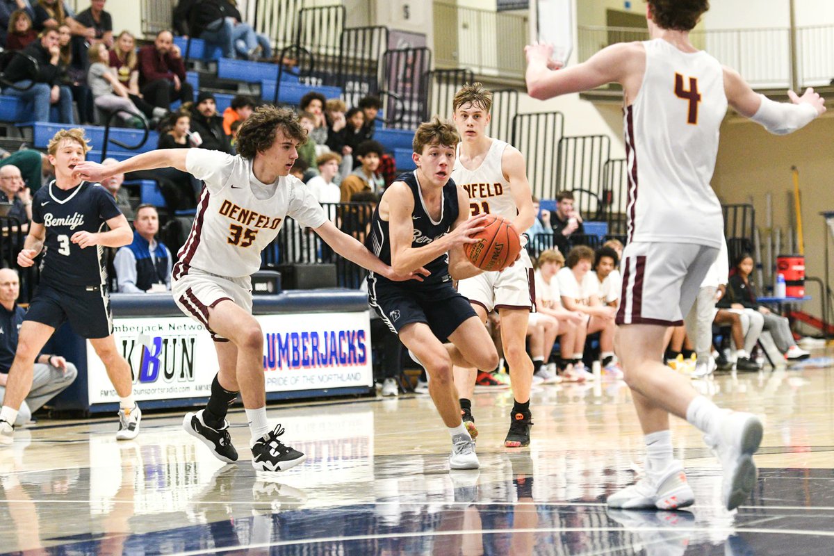 Jaxon Boschee unleashes 3-point flamethrower as Jacks blaze past Hunters tinyurl.com/3939pczu