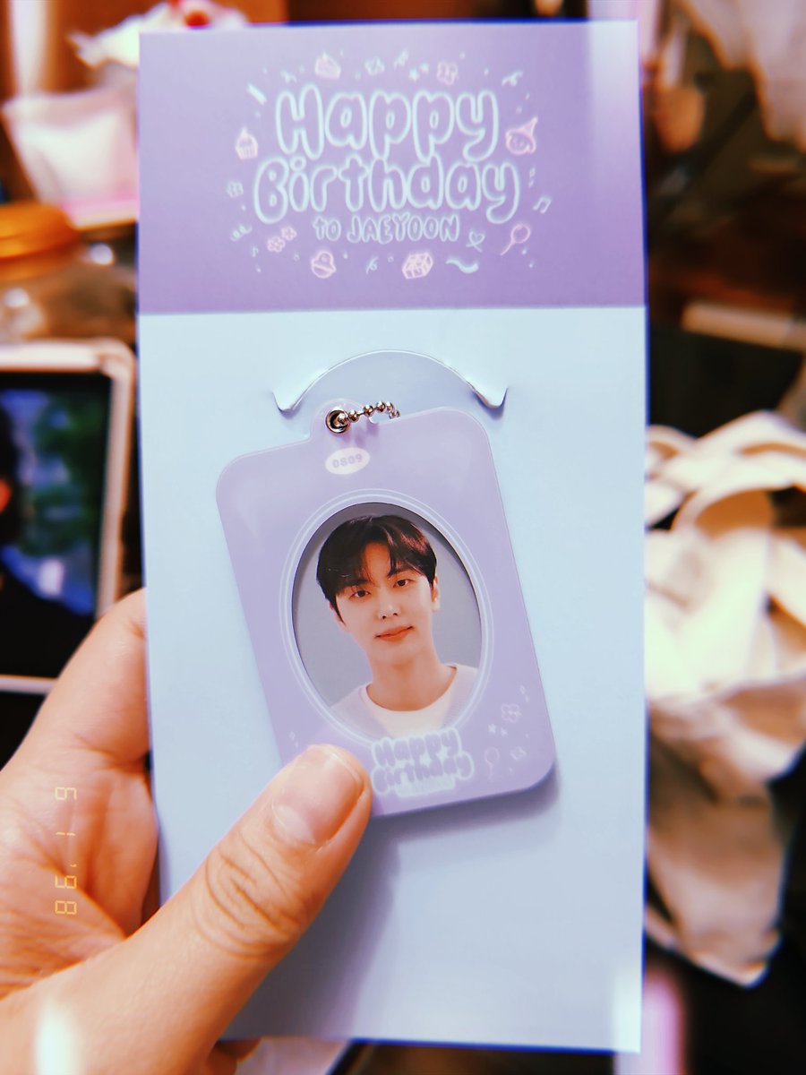 __sarangYE's tweet photo. @tinnybns1117 @fall_4_w00ng My Jaeng is here 🫶🏻 sooooo beautiful 🥺 tysm @0228kart ✨️ https://t.co/co7bvjgpLx