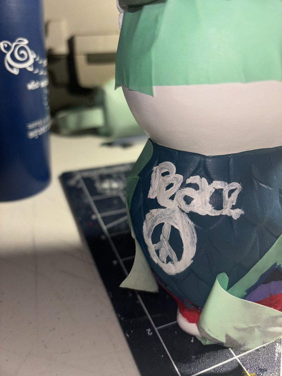 LeighJunCreates's tweet photo. Starting to feel better (hopefully it will work out) and I worked on this some more. Lots of touch ups, but some more actual painting, too 🎨 Trust the process! https://t.co/Q4PJVz0JQT