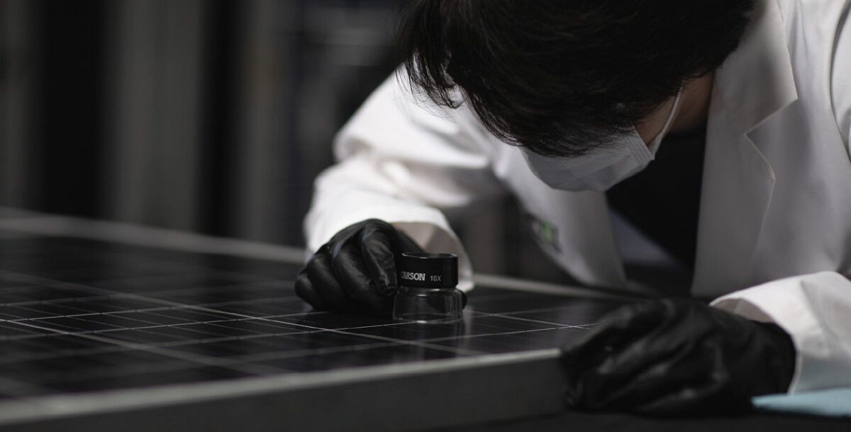 pvmagazine's tweet image. Weekend Read: Temper tantrum: Reports of broken module glass with no obvious cause have begun to crop up at large PV projects. Module design, glass manufacturing, and interactions in the field between… dlvr.it/T11hSn #ModulesUpstreamManufacturing #Quality #Racking