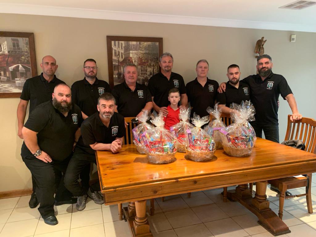 chetnik1903's tweet photo. Today on Badnji Dan, as we always do, members of Serbian Chetniks Australia from Sydney, Melbourne, Adelaide, go and see all our old surviving #Chetnik legends, and give them Christmas hampers as a small token of our appreciation for the sacrifice they made for us. https://t.co/5mSGx8786W