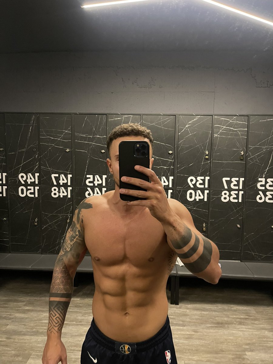 RichardDarell2's tweet photo. Ive now on @chaturbate at https://t.co/yxySS02kHJ #muscle #abs #fit #fitworld #camboy #worship #muscles #nude #bigcock #biceps #pecs https://t.co/nZfnjmasRf