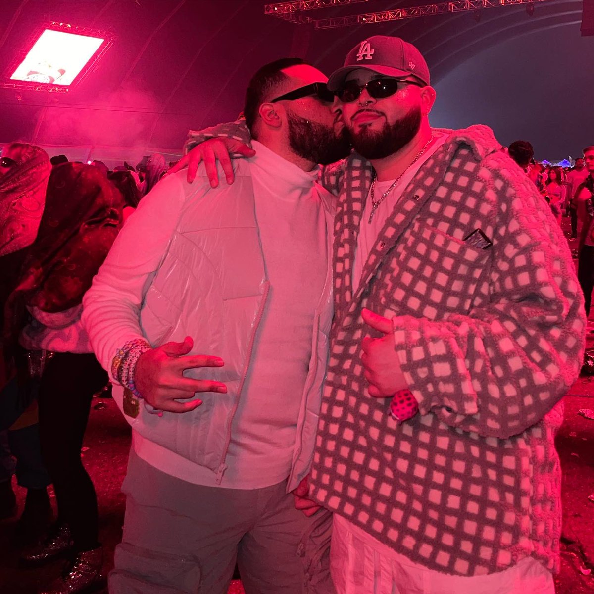 latinpxpi_'s tweet photo. w my mans <3 #decadenceaz https://t.co/kisKSak0U4