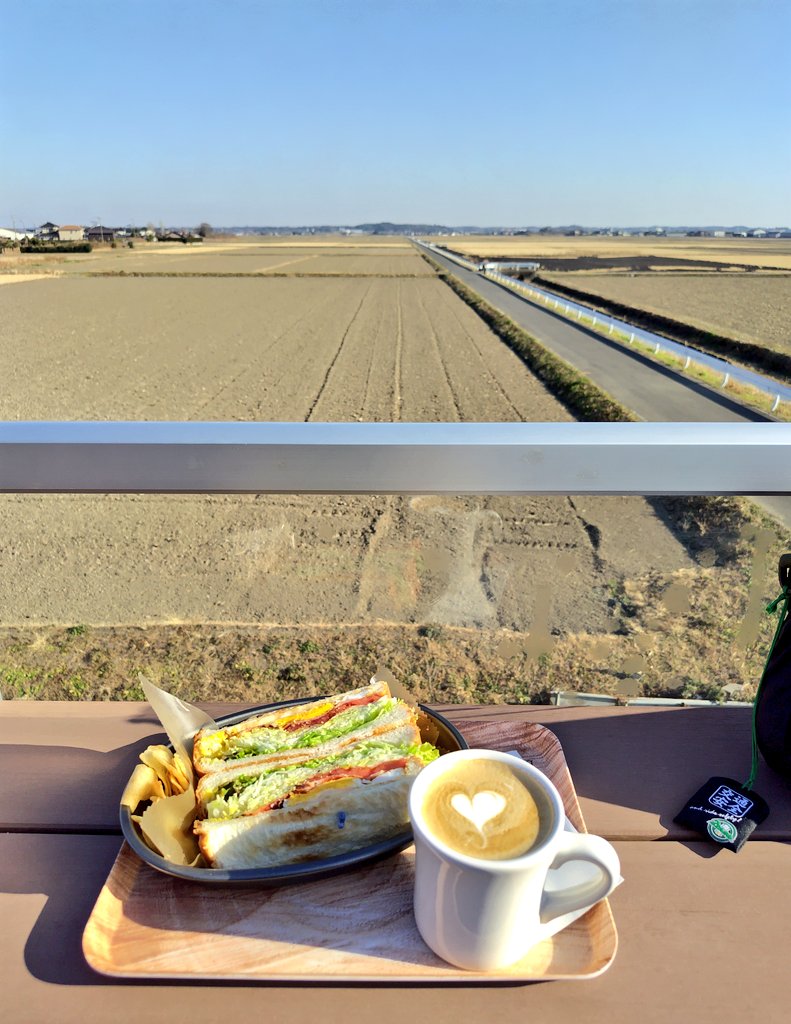 m1973tak's tweet photo. エスガレサンドとカフェラテ🥪☕️🤤
#goodlifecoffee https://t.co/176qHkTzu6