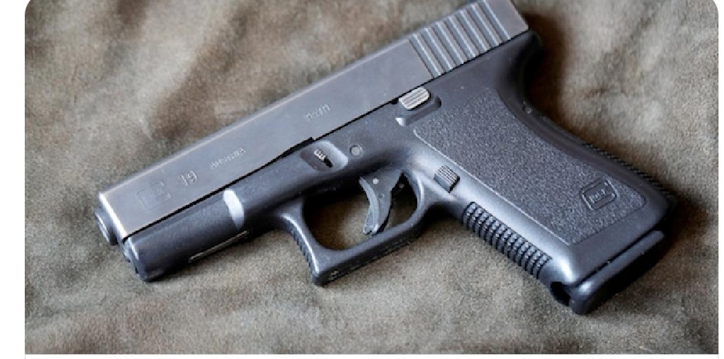 MwineHon's tweet photo. MwineHon
Same Isma Olaxes killer pistol used in Bugingo shooting. The ballistic examination of the bullets recovered from Bugingo's vehicle, the crime scene, and projectiles removed from Muhumuza's body have been connected to Olaxes' killer pistol. https://t.co/ylBDfOt3V4