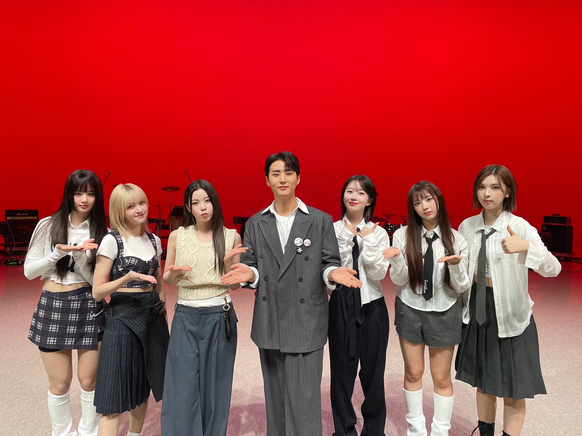 NMIXX_official's tweet photo. [📸] #잇츠라이브

🏃‍♀️4️⃣🌹 w. 🦊˚✧₊⁎

#NMIXX #엔믹스
#Fe3O4_BREAK
#DAY6 #데이식스
#YoungK https://t.co/lunC4PBgX2