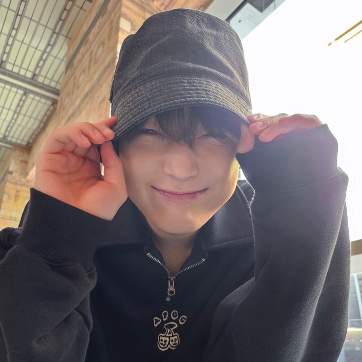 hi! i'm eli, pronouns are she/her and i'm looking for interactive moots !

☆ not new to #kpoptwt or #stantwt
☆ looking for interactive engene moots (any fandom will do)

♡︎/↺ = moots and spread