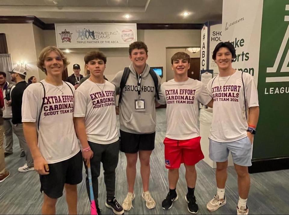 extraeffortokc's tweet photo. Day 2 ABCA Dallas. Extra Effort getting lots of buzz! Shirts are a hit & the boys hit all day long. Huge crowd, getting interviewed, & talking to major league managers…what a day!
#abca #eecardinals #extraeffort #perksoforganization #collegebaseball #mlb #milb #backspintee https://t.co/sGCtFZbrB4