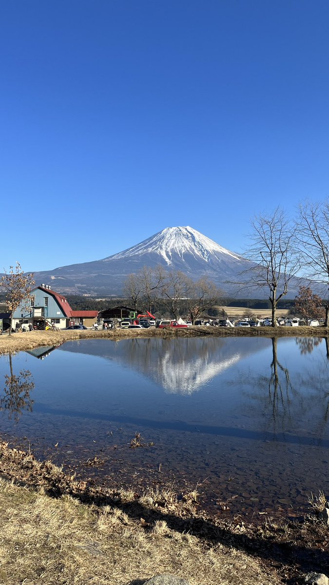 juncamp27's tweet photo. 今年のキャンプ初めは、ふもとっぱら！
���ひとつないし、暖かくていい感じ😆
#今年もソロキャンプ
#ふもとっぱら
#富士山
#WAQ
#alphaTCsoloDX https://t.co/kXhhfEkrQi