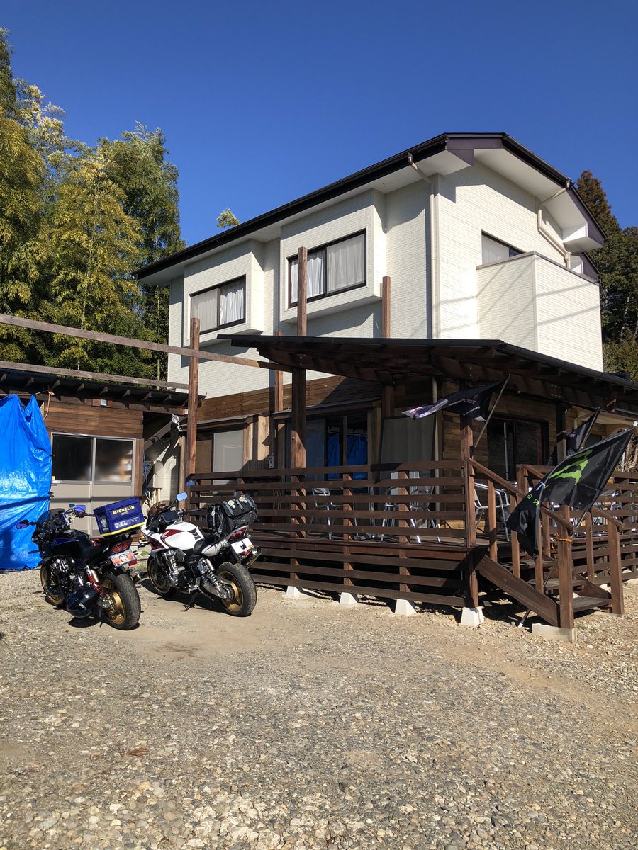 ajidon_big1's tweet photo. 今年オープン予定のライダースカフェ&amp;ハウスHIDE OUTさんの秘密基地に潜入してきました🏍️
オーナーさんこだわりのDIYで素敵な隠れ家でした🏡
オーナーさん、ありがとうございました☺️
#TEAM_D
#HIDEOUT
#HOCM https://t.co/11QdqV8pJN