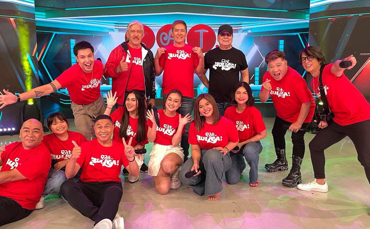 News5PH's tweet photo. EAT BULAGA FAMILY! ❤️

Ibinahagi ng #TVJ ang mga kuha nila kasama ang iba pang #Dabarkads.

Kamakailan lamang nagwagi ang TVJ laban sa TAPE Inc. sa paggamit ng #EatBulaga. #News5

📷: TVJ https://t.co/I5HklLHpao