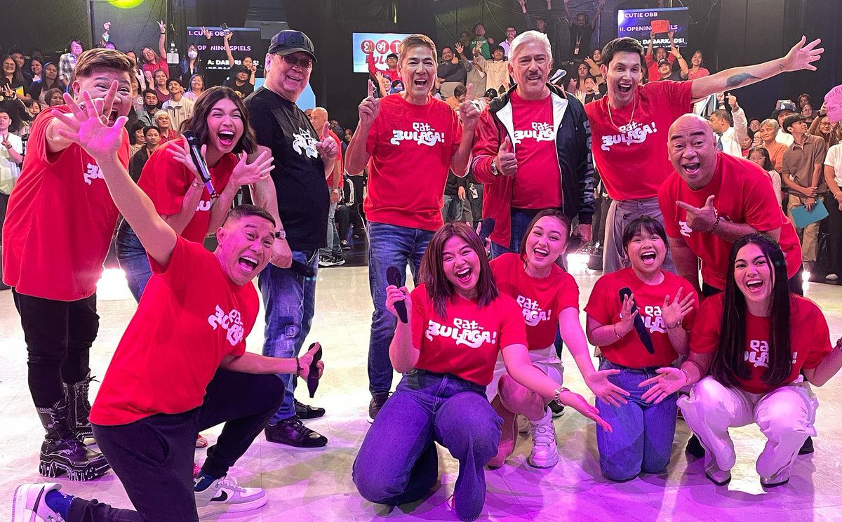 News5PH's tweet photo. EAT BULAGA FAMILY! ❤️

Ibinahagi ng #TVJ ang mga kuha nila kasama ang iba pang #Dabarkads.

Kamakailan lamang nagwagi ang TVJ laban sa TAPE Inc. sa paggamit ng #EatBulaga. #News5

📷: TVJ https://t.co/I5HklLHpao