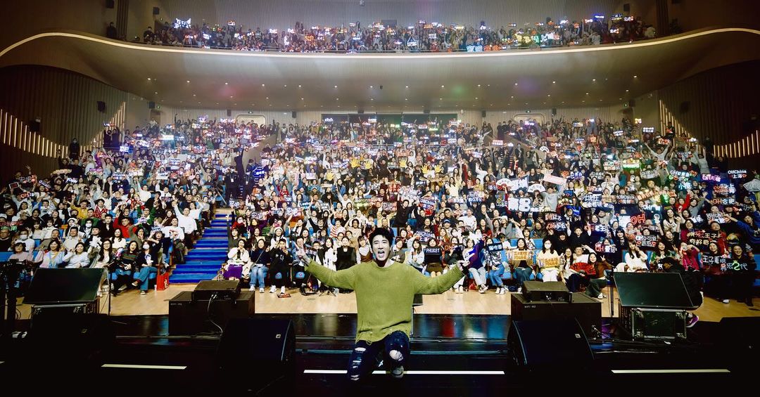 OurHomeAUSNZ's tweet photo. Started from Leehom's FB 03 Jan 2024: The Annual Free Show since 2012…this year was in Hangzhou! 

So Fun! So Fabulous! So Free! ✌️ https://t.co/3LHOLng66T