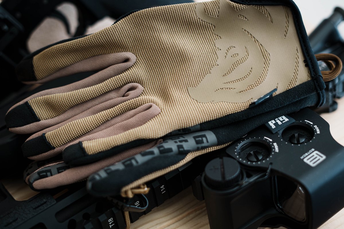 KobuAirsoft's tweet photo. 今年の初軍拡はPIGのFDT Deltaグローブを、中野WARRIORSさんで購入！
BB弾の防御力はゼロだけど、フィット感抜群でいい感じ
何よりカッコe https://t.co/QpxM5IjALV