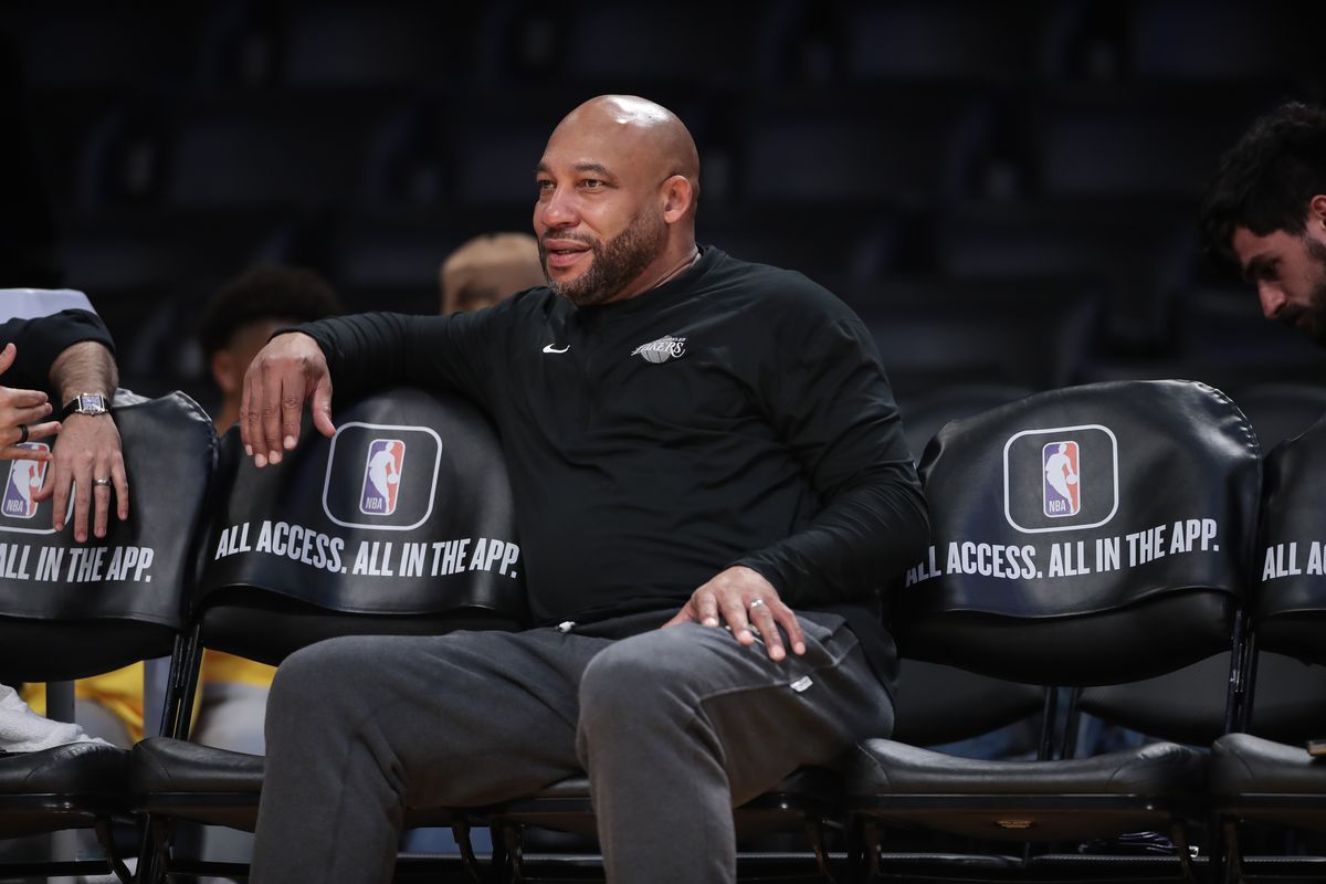 Lakers Lead tweet media