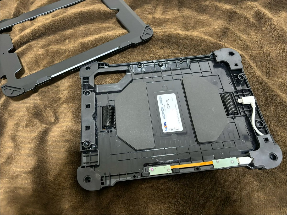 penginlab's tweet photo. HAVIS ipad protective case
家に転がってた第6世代ipadに取付
ドックに取り付けして充電又はMicro USB Type-Bからの充電可
プロテクターケースの裏側から電源、音量の物理ボタンを操作可
音は少しこもった感じ。
#FPIU #アメパト #Ford #LE装備 #Ford #PoliceInterceptorUtility #HAVIS https://t.co/AfCCMRxTNa