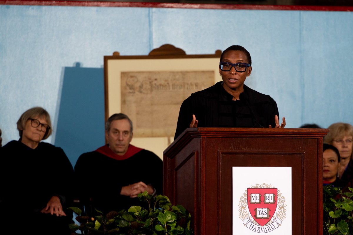 gallexie5060's tweet image. #ProfessorClaudineGay keep fighting against #BillAckerman another Billionaire using his money to Attack Black Women in high positions because his wife did the same thing yet he doesn't see #ClaudineGay as a human who made an error Sue #HarvardUniversity Racial discrimination