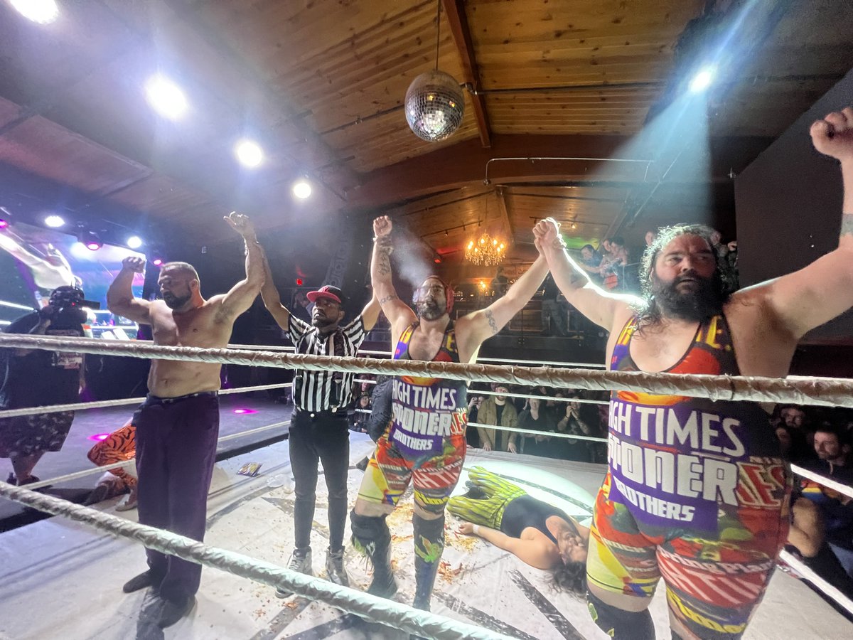 Rudo_Rampage's tweet photo. Your winners The Boom Gang! @StonerBrosFTF #JamesC #Hoodslam https://t.co/0ei19pF3AW