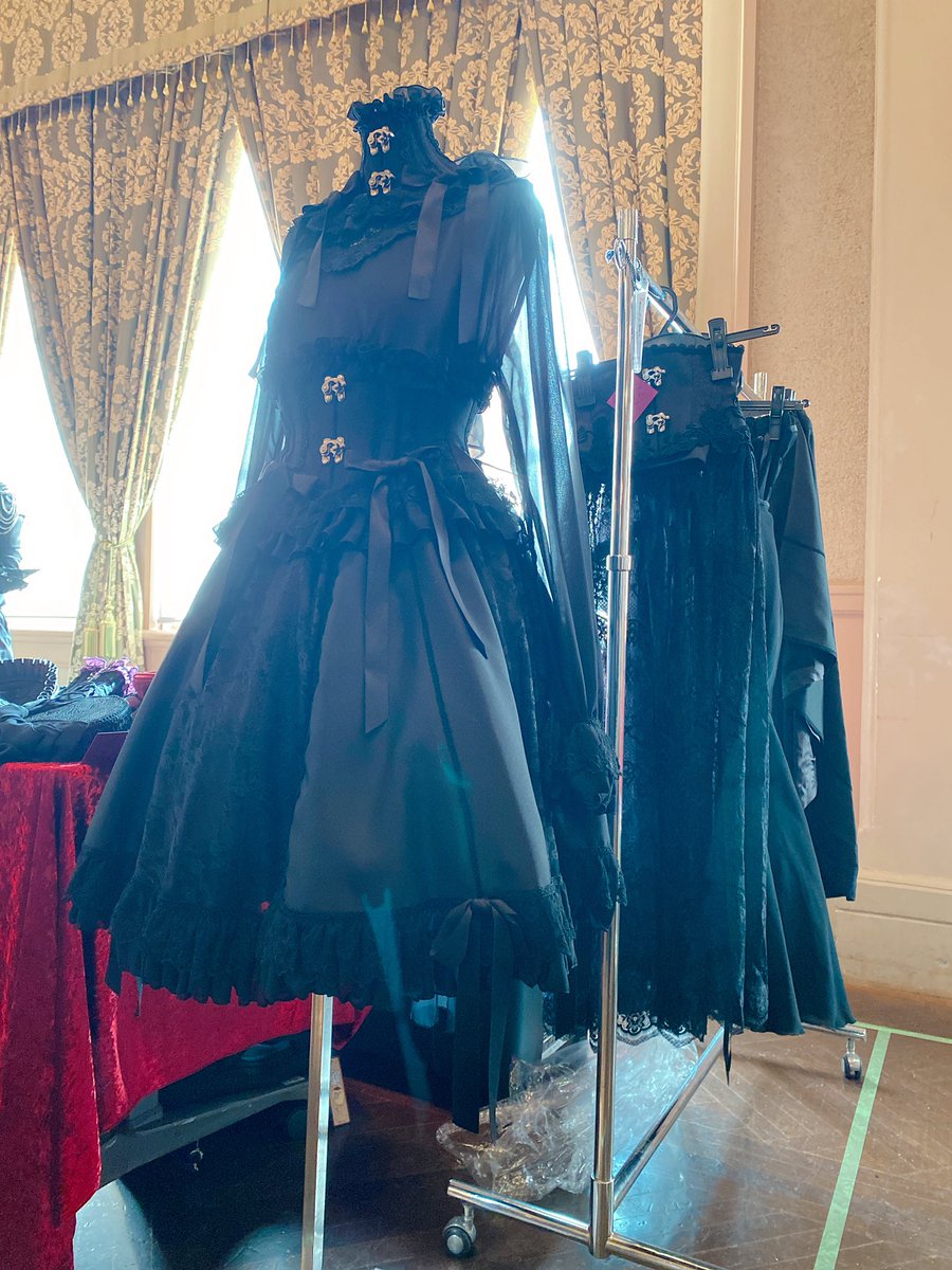 tay1or_cos's tweet photo. めっちゃ逆光だし午前中の様子だけどロマアラやってます https://t.co/Fzu3scXinv