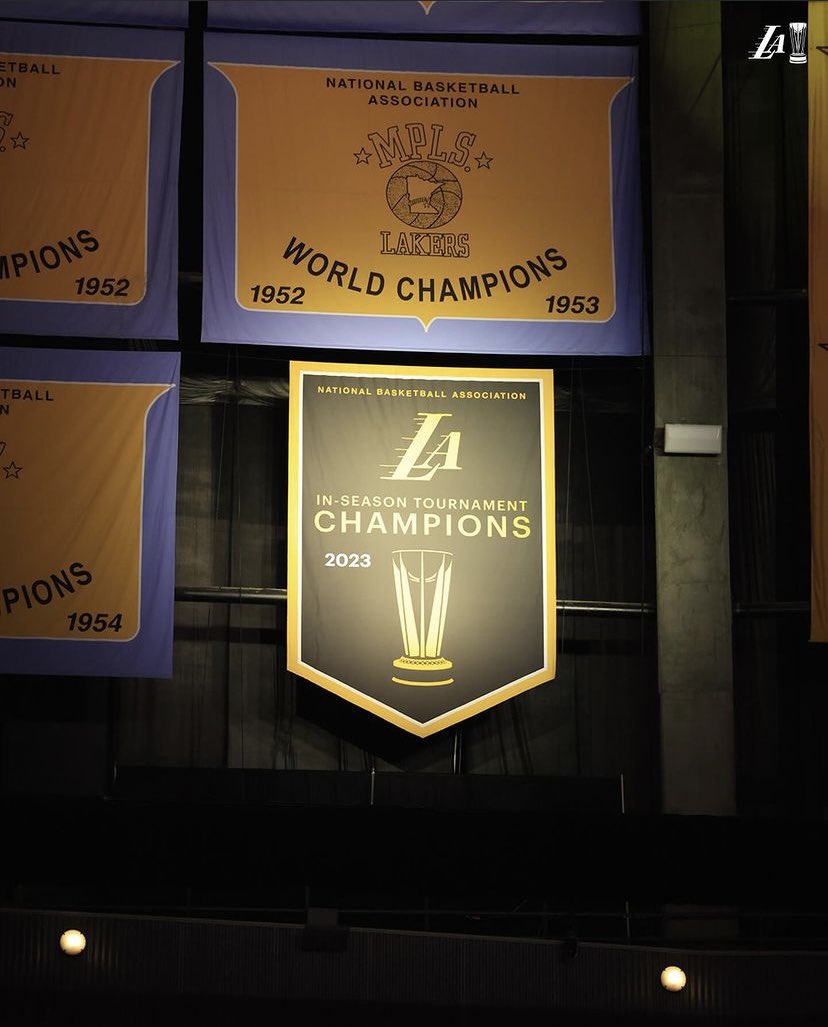 ryan__simone21's tweet photo. THIS DAMN BANNER HAS CURSED US!!!!! TAKE IT DOWN https://t.co/BY6vAa7IMa