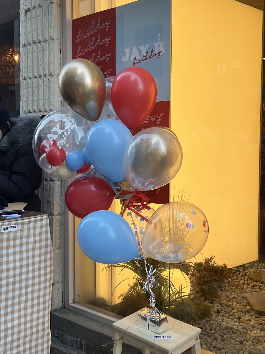 lnikiee's tweet photo. 생일 축하해유🧣🩵🫧🩶🫶🏻🎂
@jaybnow_hr https://t.co/L6aOXaQ414