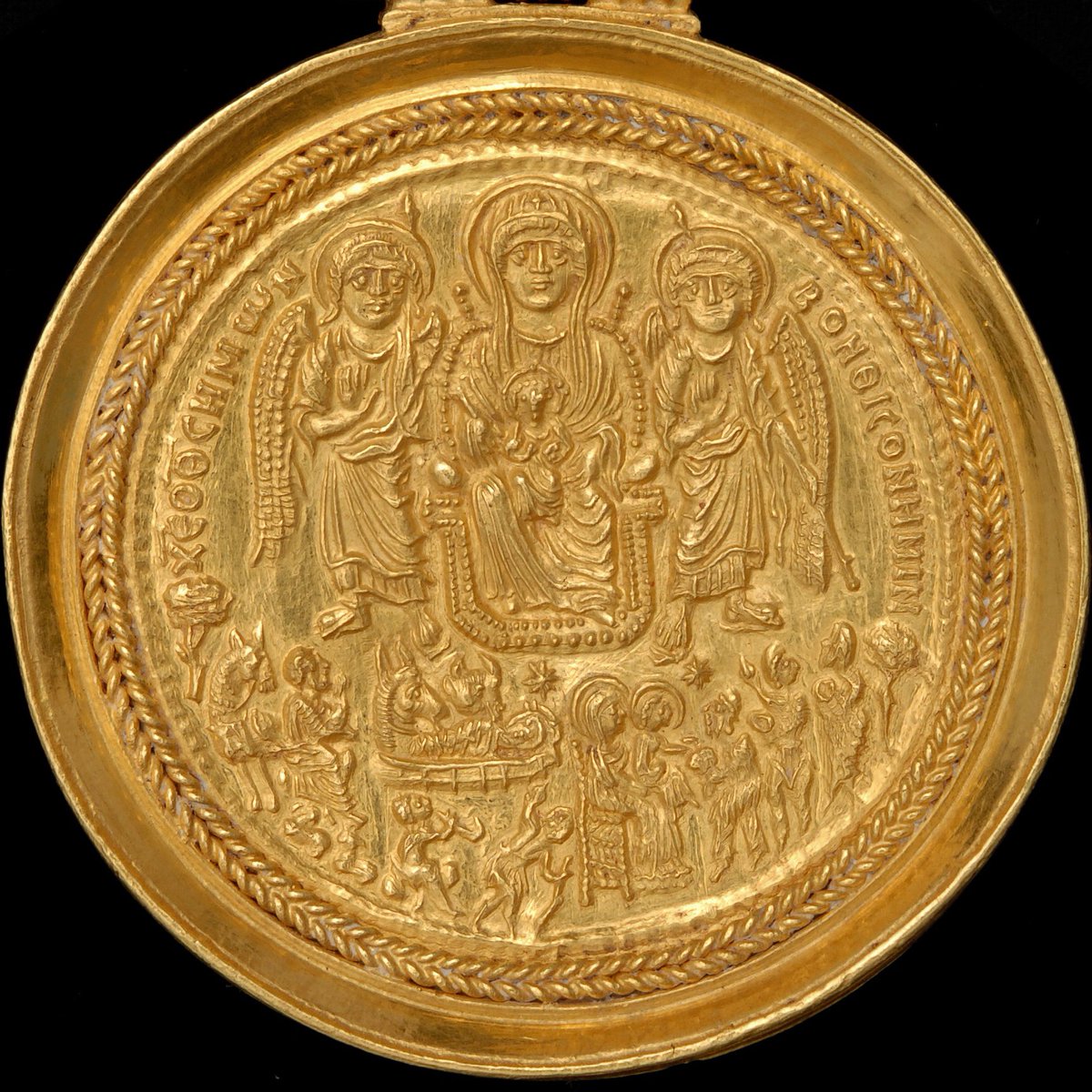 A_G_Pinkerton's tweet photo. The feast of the #Epiphany, or the #Theophany, was an auspicious day for baptism at the Byzantine court, coinciding with Jesus's own. Theodosius, porphyrogenite son of the emperor Maurice was baptized #OTD in 584. A medal was probably struck for the occasion.

#12thdayofChristmas https://t.co/ZBOjWrFGcE