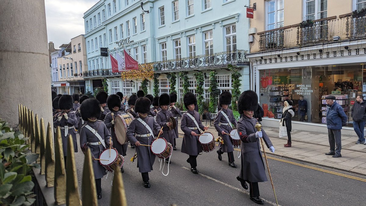 visitwindsor's tweet image. #ChangingOfTheGuard schedule for Windsor in January 🏰🎺💂‍♂️💂‍♂️💂‍♂️
Every Tuesday, Thursday and Saturday at 10.45am, weather permitting
For more info visit: windsor.gov.uk/things-to-do/c…