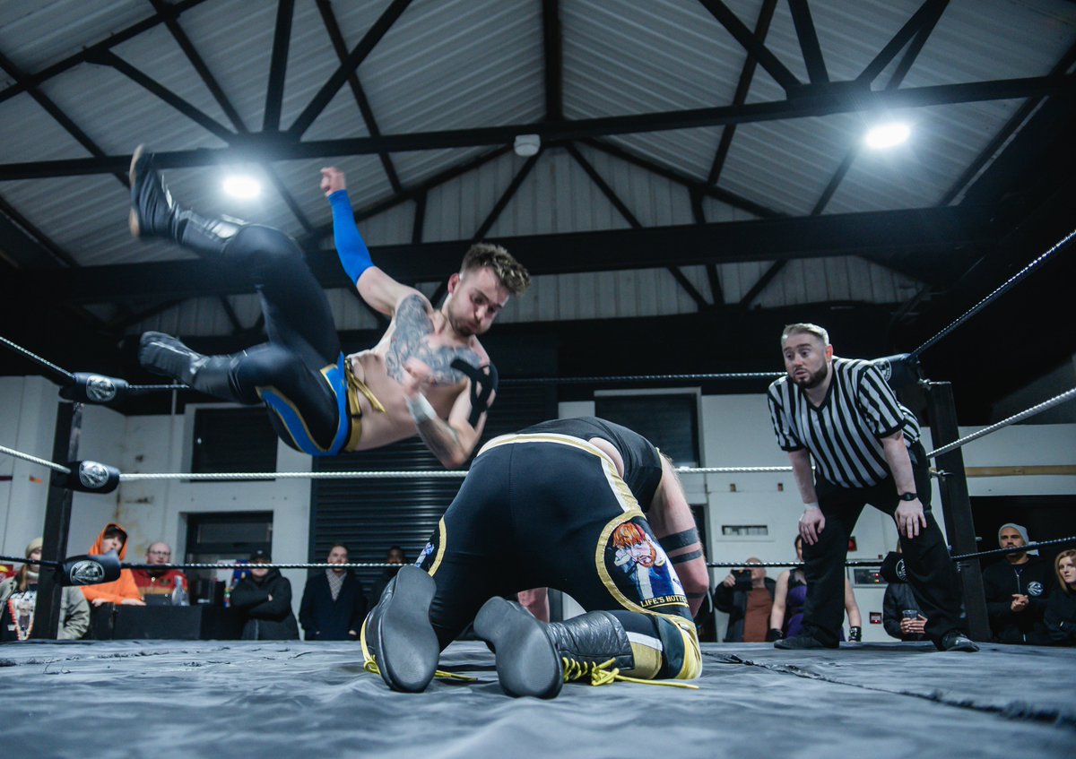 #KPLive40 Match Seven

@natereillypw vs @lhpsamuel

#KeepItPro #2ndCityProWres #RelentlessForever