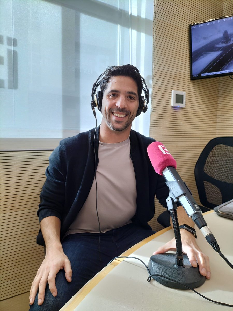 👑📱Els Reis d’Orient han regalat a alguns nins i nines el seu primer telèfon mòbil, ordinador o consola de videojocs. Parlam de com fer-ne un bon ús amb el psicòleg i investigador <a href="/fedeleguizamo/">Fede Leguizamo</a> 

📻 ib3alacarta.com/radio/lagranvi…