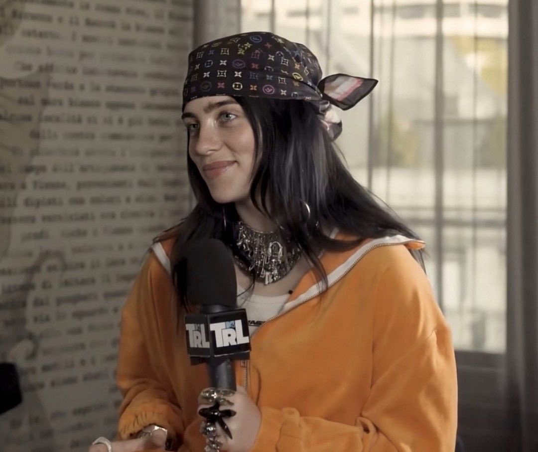 billie eilish wearing bandanas; a thread?