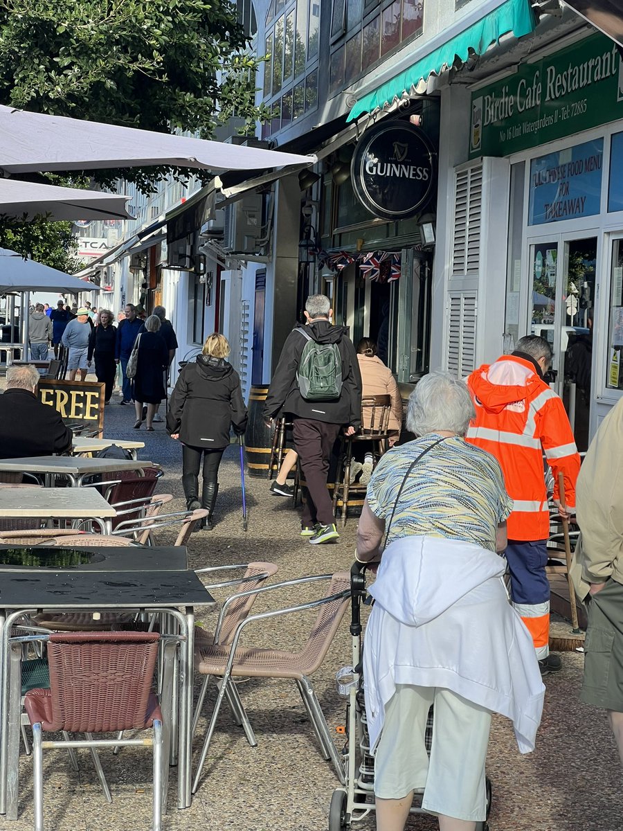 Our city must be walkable if we are to encourage people to consider other ways of moving. Pavements must be widened & be accessible to all. More space for tables & chairs is also needed, breathing more life into this street & providing more space for businesses #gibraltar