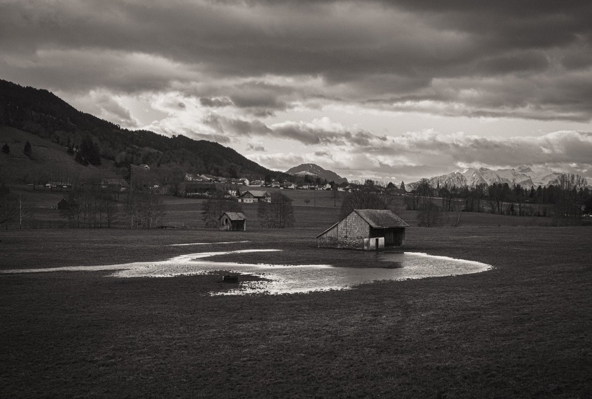 Wet winter landscape, Switzerland.
#photographers #photonoiretblanc #blackwhitephotography #Switzerland