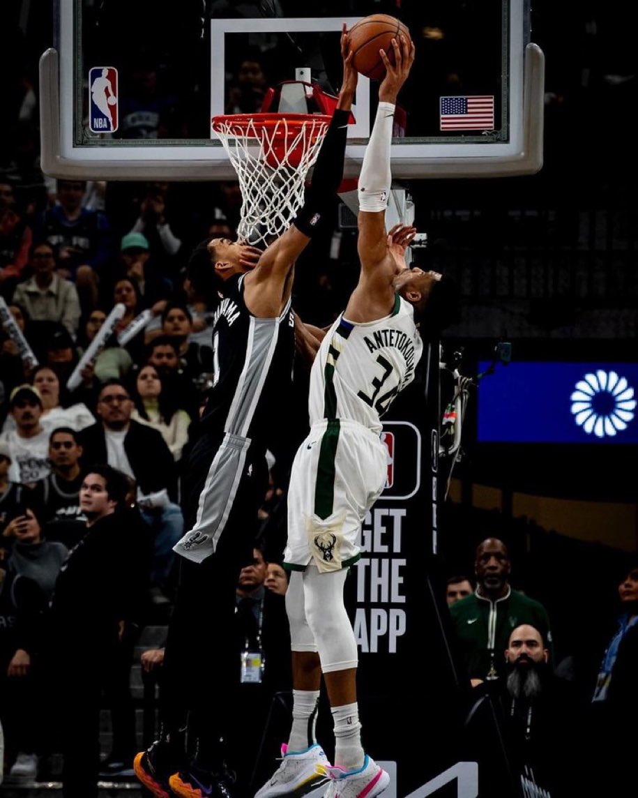 MalickDaho's tweet image. On connaît le #PosterDunk mais le #PosterBlock ce n’est pas mal non plus !