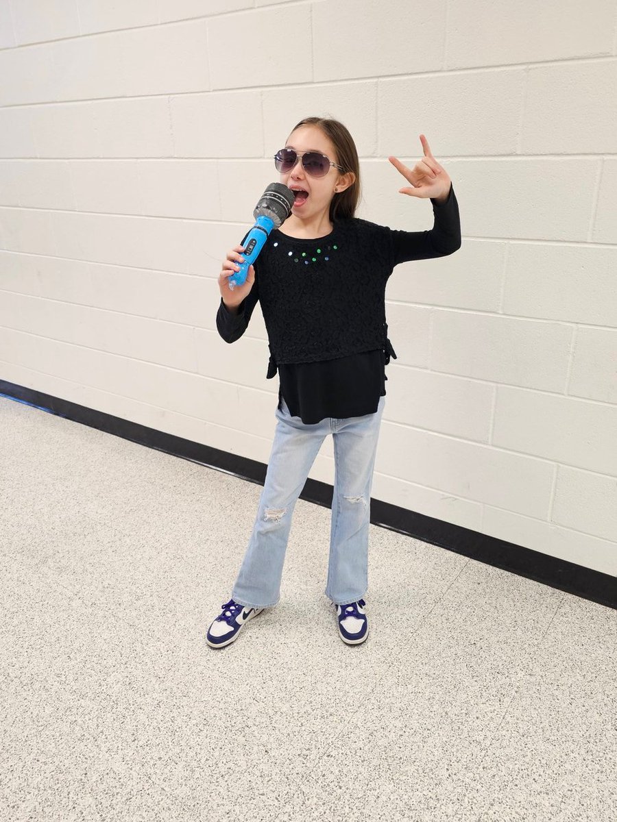 It's #RockStarSpiritDay <a href="/Thalia_Ele/">Thalia Elementary</a> 
<a href="/PiccoliHeather/">Heather Piccoli</a>