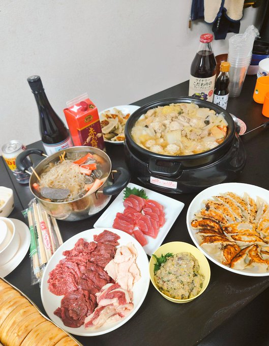 新年会だ!!
鍋、おでん、餃子、なめろう、マグロ、馬刺し等 