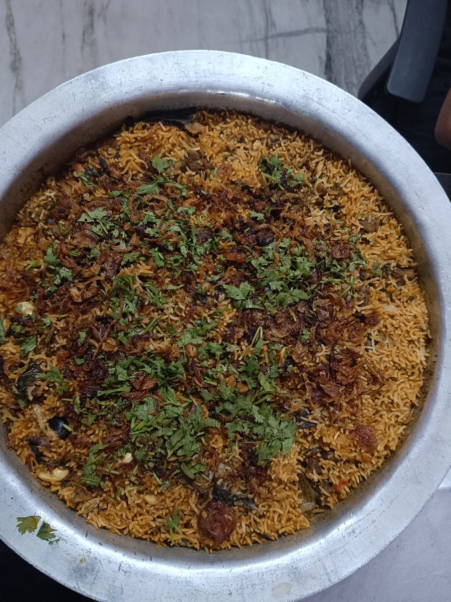 RISK_AJAY's tweet photo. After days  , perfect food Festival 

#KitchenDaires 

#Muttonpulav https://t.co/6mETEmJ1tF