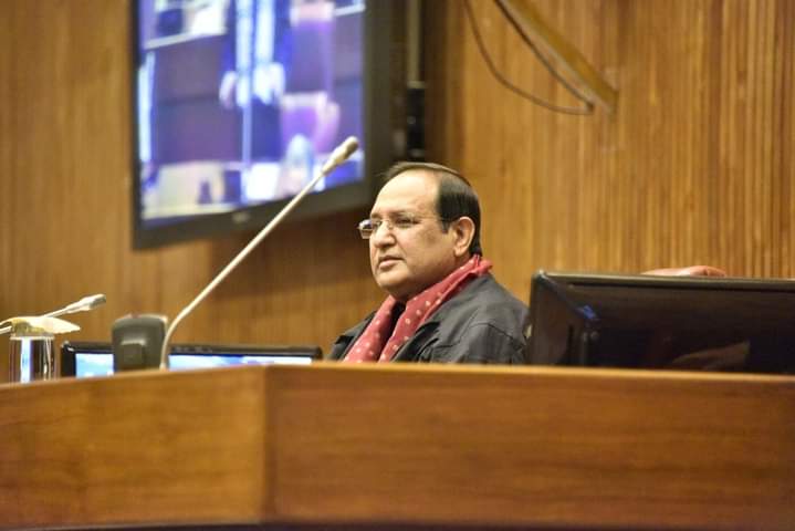 MinhasYp's tweet photo. جب سینٹ میں پیسے کے بنیاد پر لوگ منتخب ہونگے تو دلاور خان جیسے لوگ ہی سینٹ�� بنے گے،جو سینٹ جیسے ادارے میں بھی ایک جمہوری عمل یعنی الیکشن کو روکنے کی کوشیش کرینگے #الیکشن_سے_بھاگے_بھگوڑے https://t.co/bInl1MkDEv
