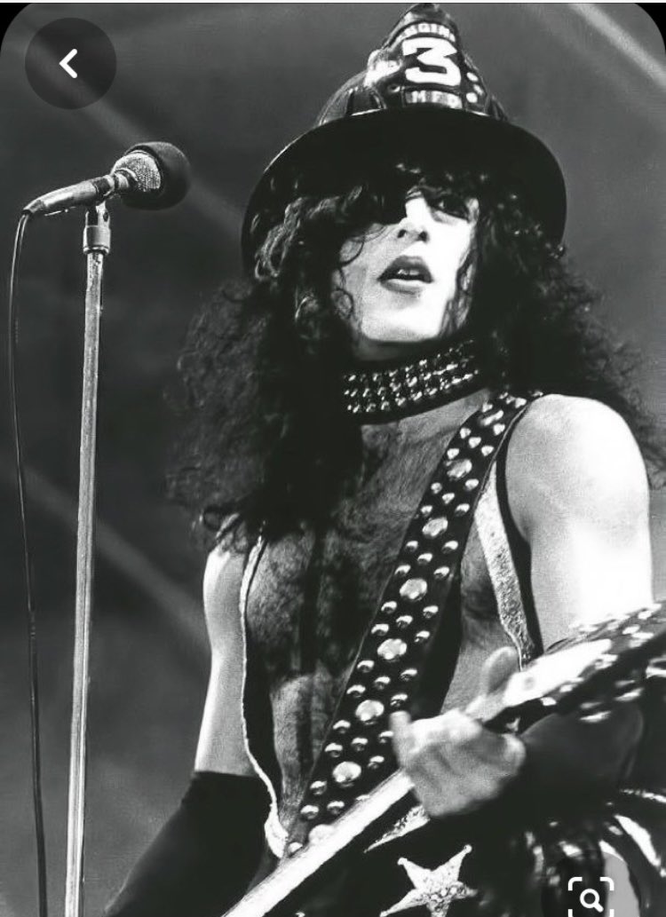 skullstar01's tweet photo. ⚡StarChild Saturday⚡
If you believe, and not just say you believe in it. Say "Rock'N'Roll"!!
⚡☠️⚡
#KISS #KISSArmy #PaulStanley #StarChild #StarChildSaturday https://t.co/LslJgT4Msi
