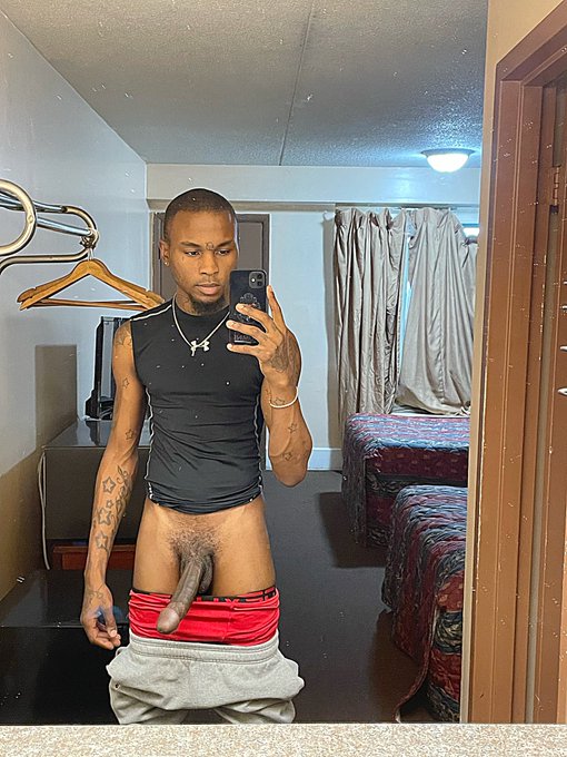 😎💪🏾❤️🖤❤️ https://t.co/NP4JTcEkdB