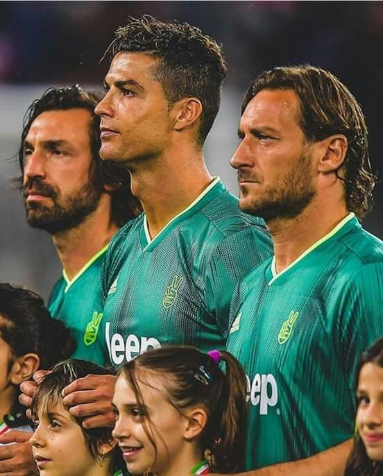 TeamCRonaldo's tweet photo. This Juventus picture is legendary. https://t.co/01HOG74xvL