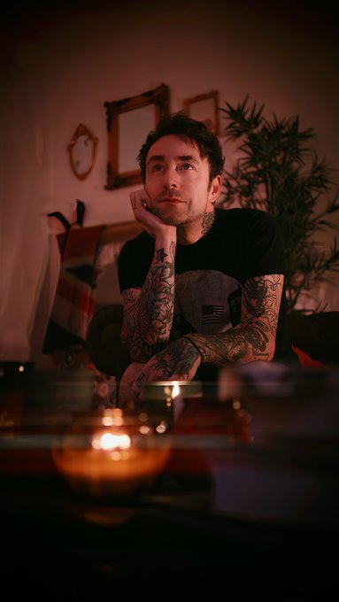 Wild Friday night watching YouTube on the TV in my underwear 😅 https://t.co/tp3N2hjfrH<a href="/tag/newprofilepic"class="tags"><span>#newprofilepic</span></a>