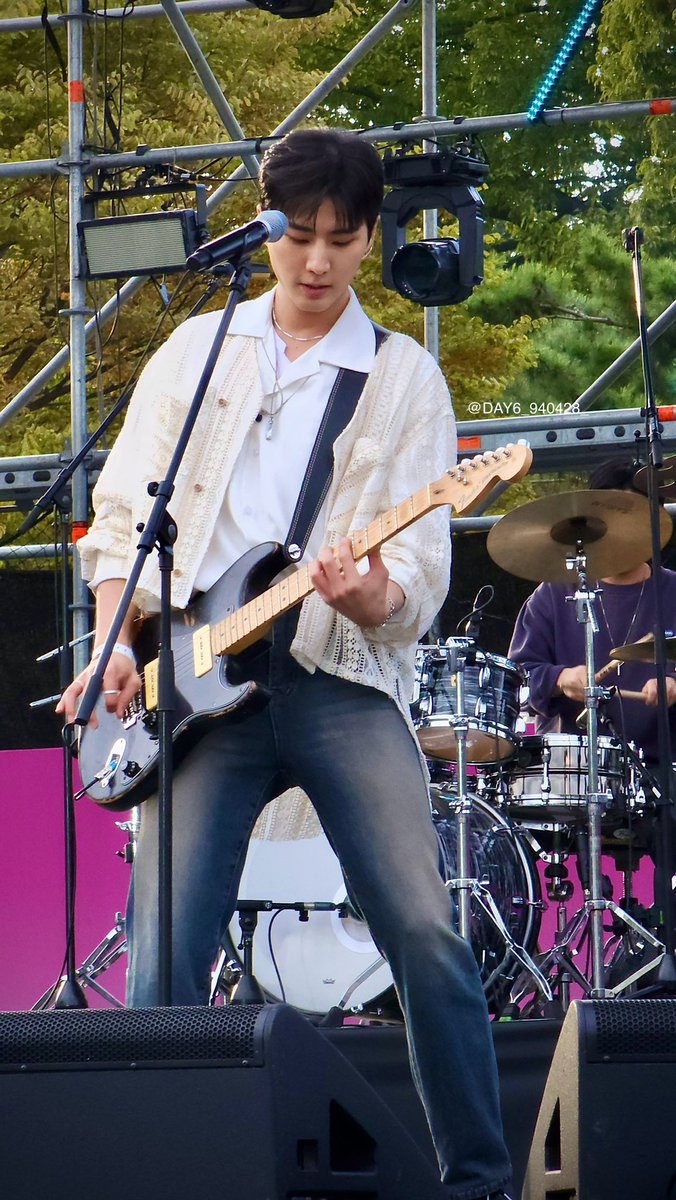 231022 #영케이 #YoungK
청춘의 한 페이지🎸