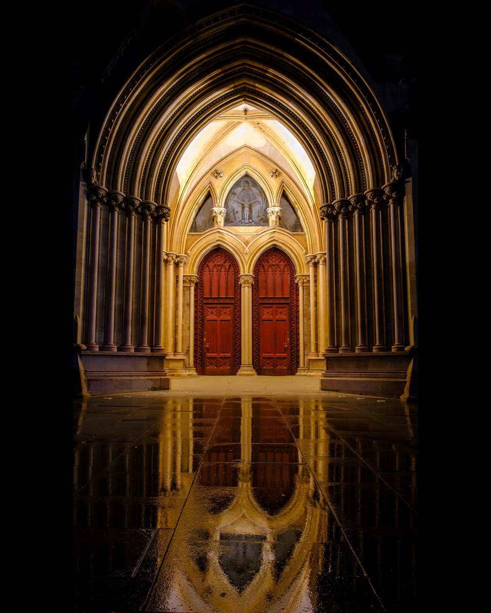 English Cathedrals (@engcathedrals) on Twitter photo Only four more doors to go and this is a BEAUTY
🚪Cathedral Doors🚪
The West Porch and Doorway to <a href="/StAlbansCath/">St Albans Cathedral</a>.
The west front of the cathedral was rebuilt by Edmund Beckett, Lord Grimthorpe, in 1880.
He carefully preserved the old monastery doors, which can still be seen Only four more doors to go and this is a BEAUTY
🚪Cathedral Doors🚪
The West Porch and Doorway to <a href="/StAlbansCath/">St Albans Cathedral</a>.
The west front of the cathedral was rebuilt by Edmund Beckett, Lord Grimthorpe, in 1880.
He carefully preserved the old monastery doors, which can still be seen