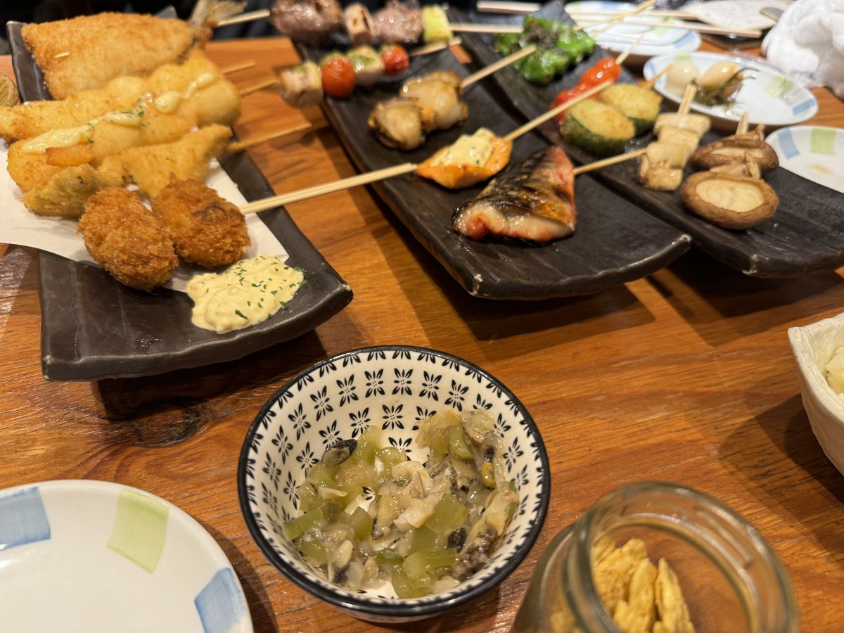 MnTr01127's tweet image. ぱいせんとれってぃと呑んでます